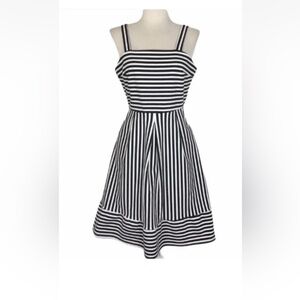 Braxton Ivy Sz M Striped Black and White Dress with pockets!!!